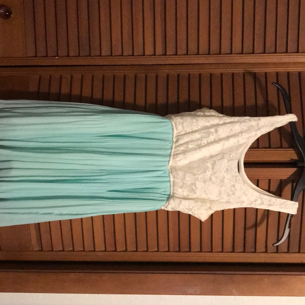 Silky and lace dress Wetseal